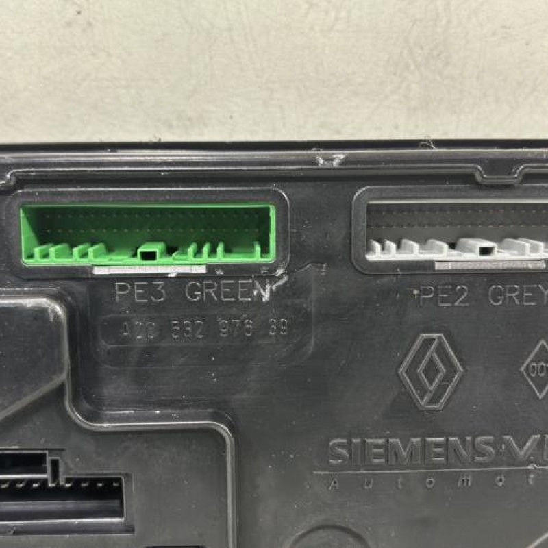 Boitier UCH RENAULT LAGUNA 3 Photo n°8