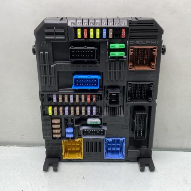 Boitier BSI PEUGEOT 5008 2 Photo n°1