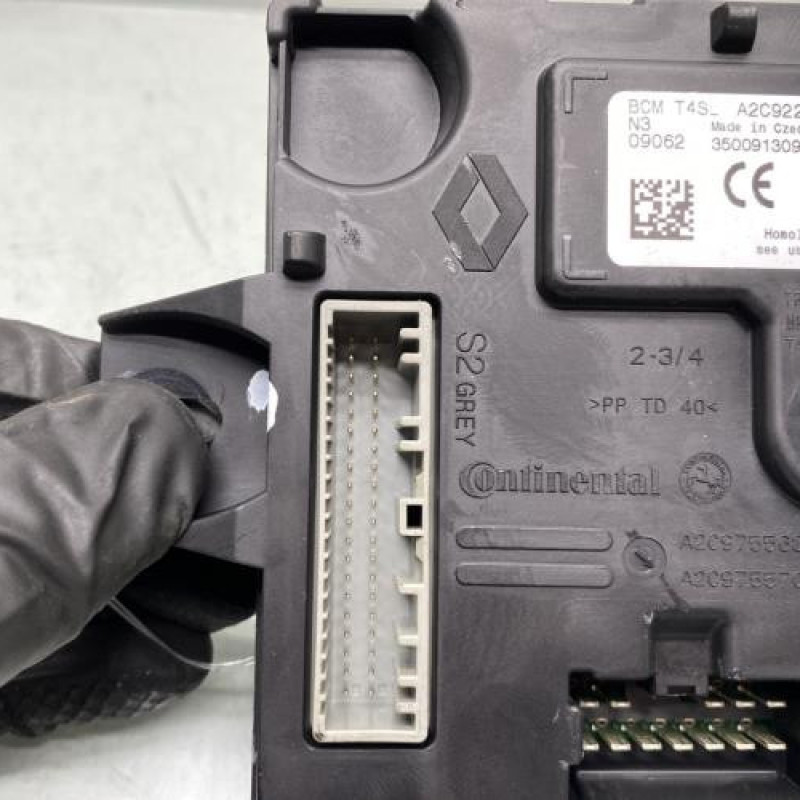 Boitier UCH RENAULT CLIO 4 Photo n°4