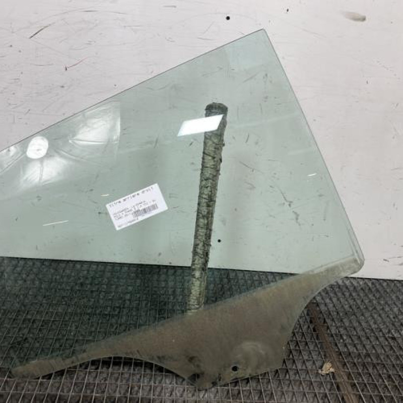 Vitre arriere droit VOLKSWAGEN POLO 4 Photo n°1