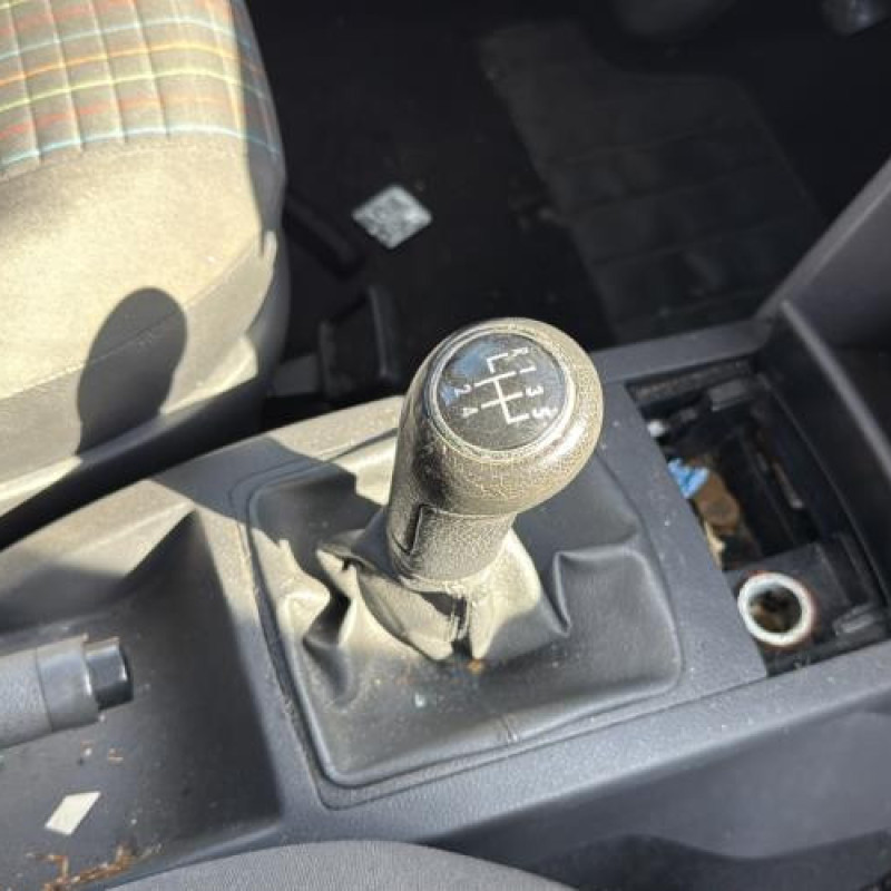 Vitre arriere droit VOLKSWAGEN POLO 4 Photo n°18