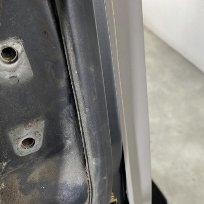 Porte arriere droit MITSUBISHI GRANDIS Photo n°4