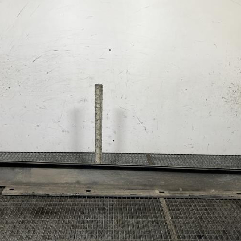 Bas de caisse gauche MERCEDES CLASSE A 176 Photo n°4