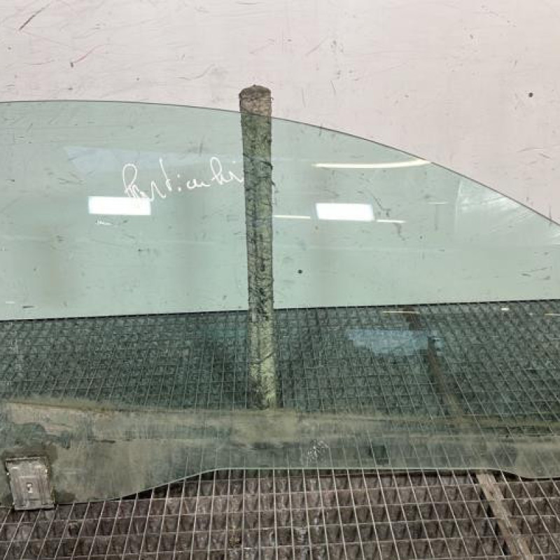 Vitre avant droit PEUGEOT 206 Photo n°1