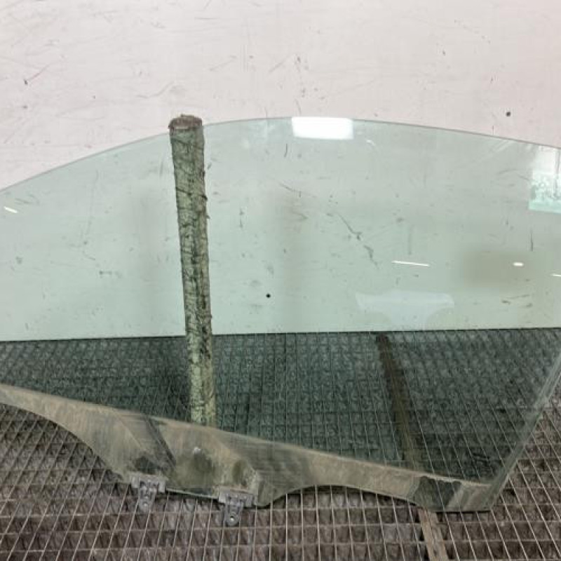 Vitre avant gauche NISSAN MICRA 3 Photo n°1