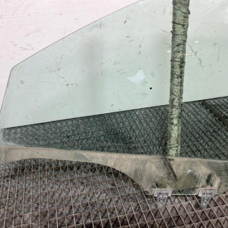 Vitre avant gauche NISSAN MICRA 3