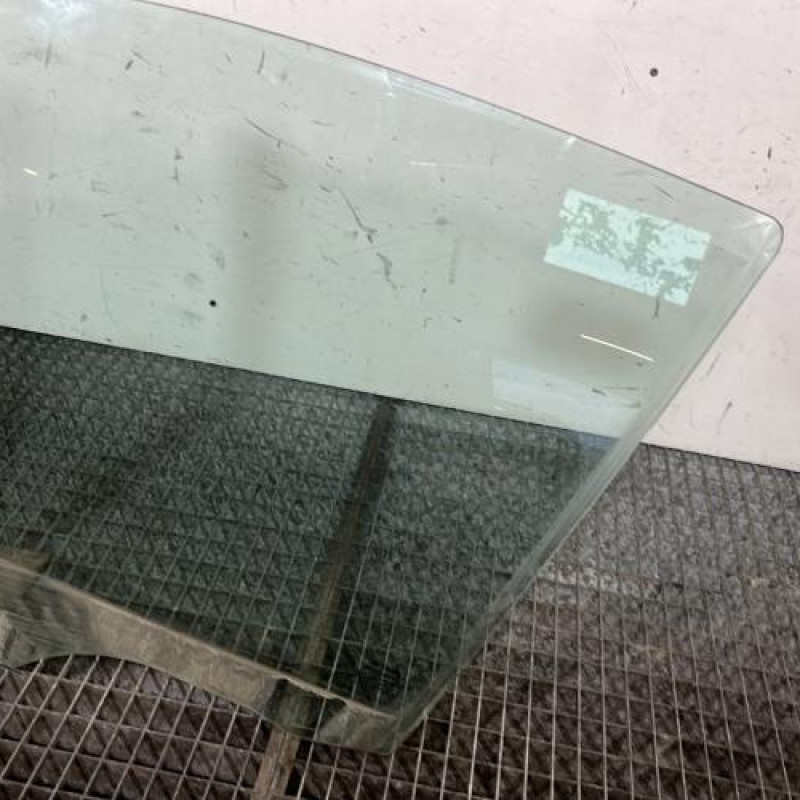 Vitre avant gauche NISSAN MICRA 3 Photo n°3