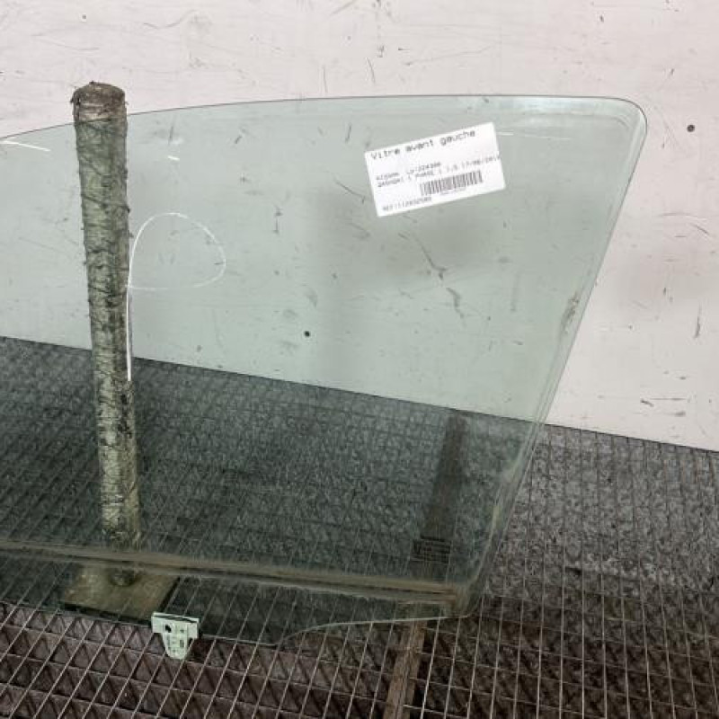 Vitre avant gauche NISSAN QASHQAI 1 Photo n°3