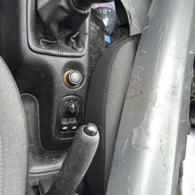 Boitier BSI PEUGEOT 206 Photo n°19