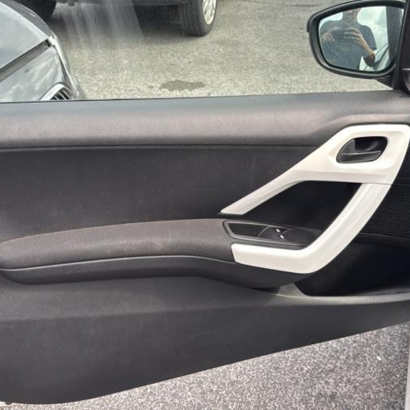 Porte avant droit PEUGEOT 208 1 Photo n°16