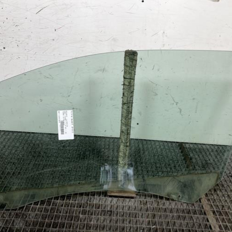 Vitre avant droit PEUGEOT 208 1 Photo n°4