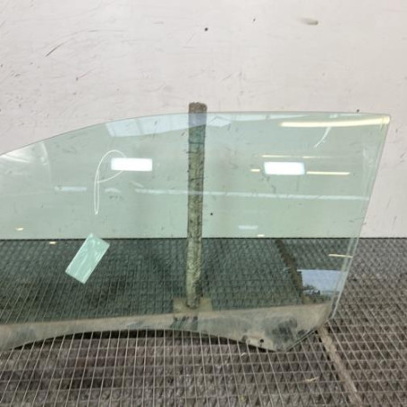 Vitre avant gauche PEUGEOT 208 1 Photo n°1