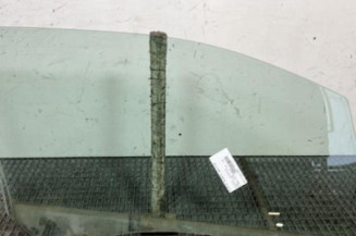 Vitre avant gauche PEUGEOT 208 1