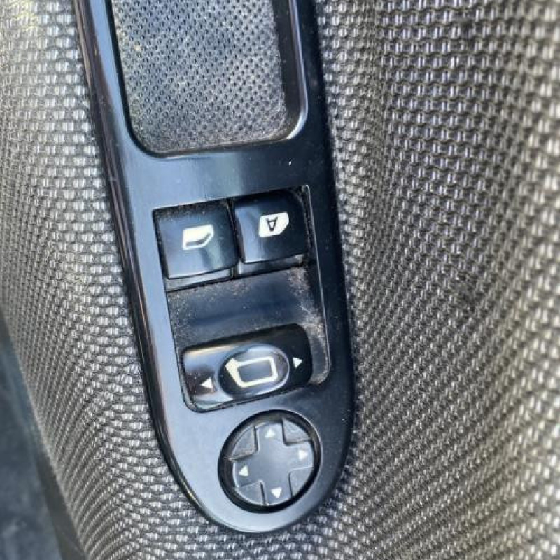 Boitier air bag PEUGEOT 207 Photo n°14