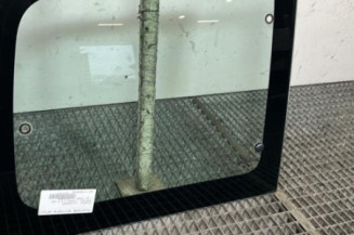 Custode arriere droit PEUGEOT PARTNER 1