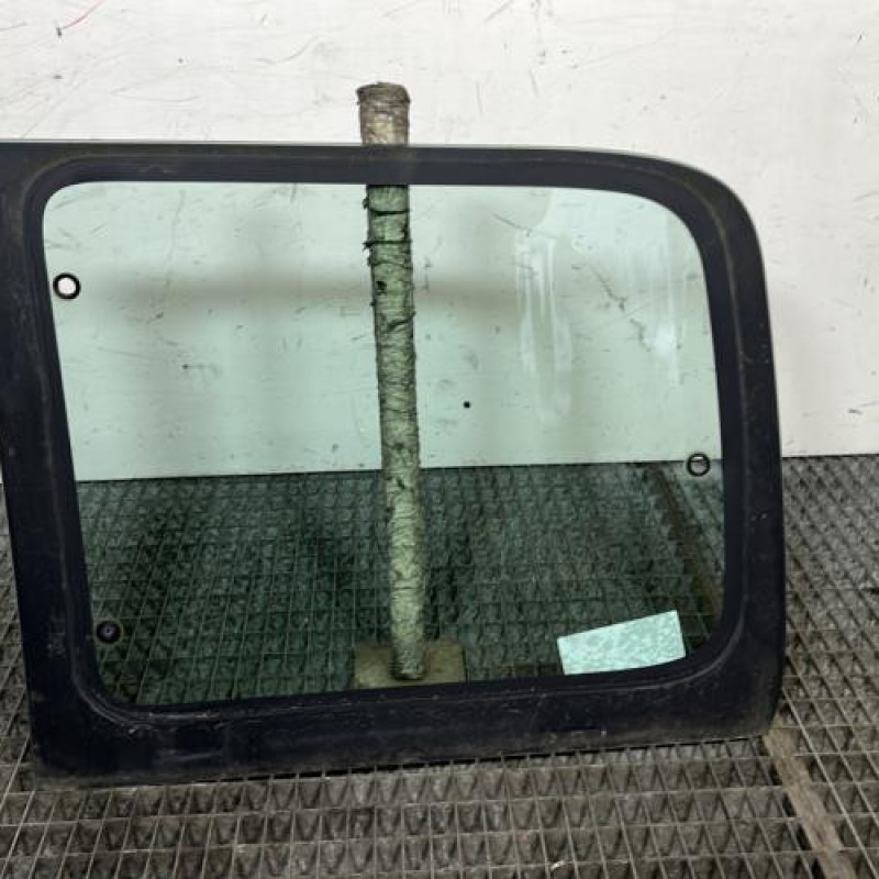 Custode arriere droit PEUGEOT PARTNER 1 Photo n°4