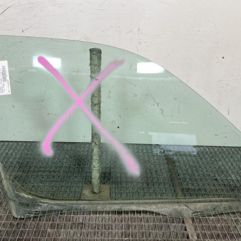 Vitre avant droit PEUGEOT PARTNER 1 Photo n°1