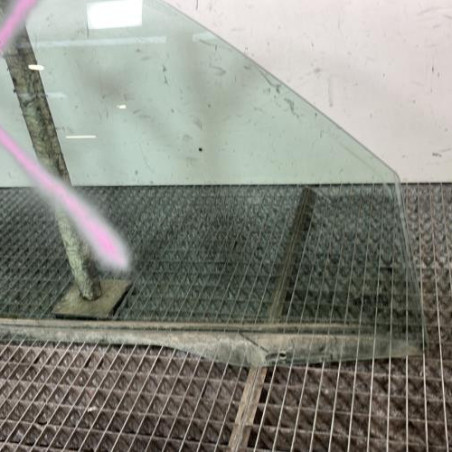 Vitre avant droit PEUGEOT PARTNER 1