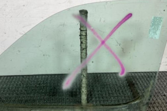 Vitre avant droit PEUGEOT PARTNER 1