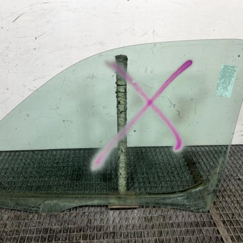 Vitre avant droit PEUGEOT PARTNER 1 Photo n°4