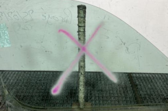 Vitre avant gauche PEUGEOT PARTNER 1