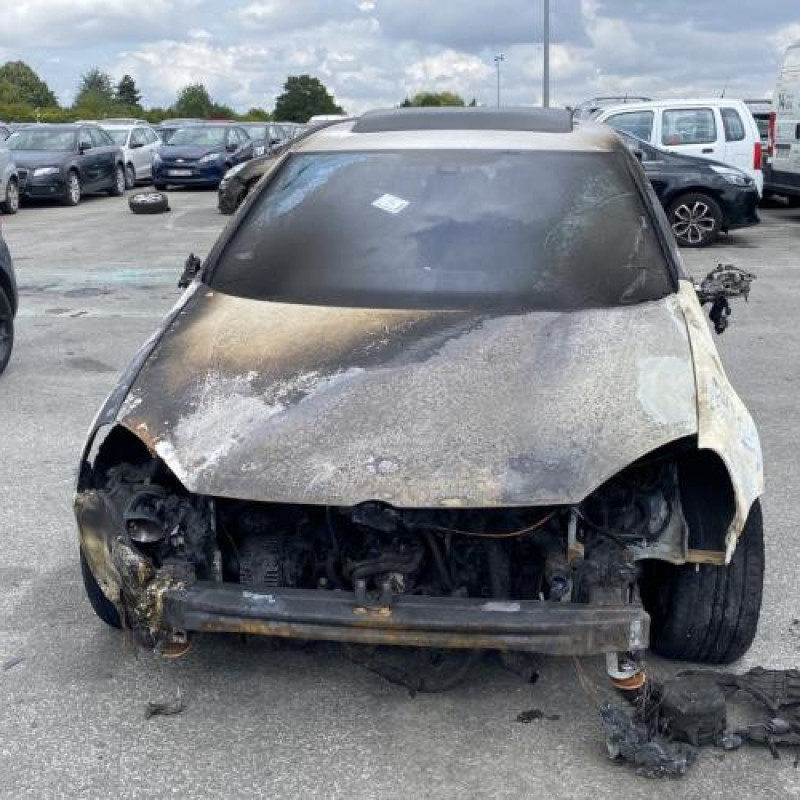 Vitre arriere droit VOLKSWAGEN GOLF 5 Photo n°10