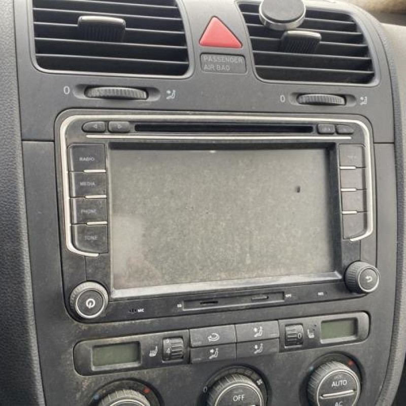 Vitre arriere droit VOLKSWAGEN GOLF 5 Photo n°12