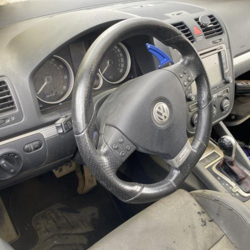 Vitre arriere droit VOLKSWAGEN GOLF 5 Photo n°13