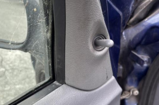 Custode arriere droit RENAULT CLIO 2