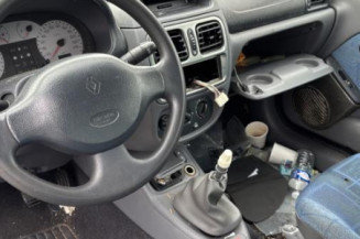 Custode arriere droit RENAULT CLIO 2