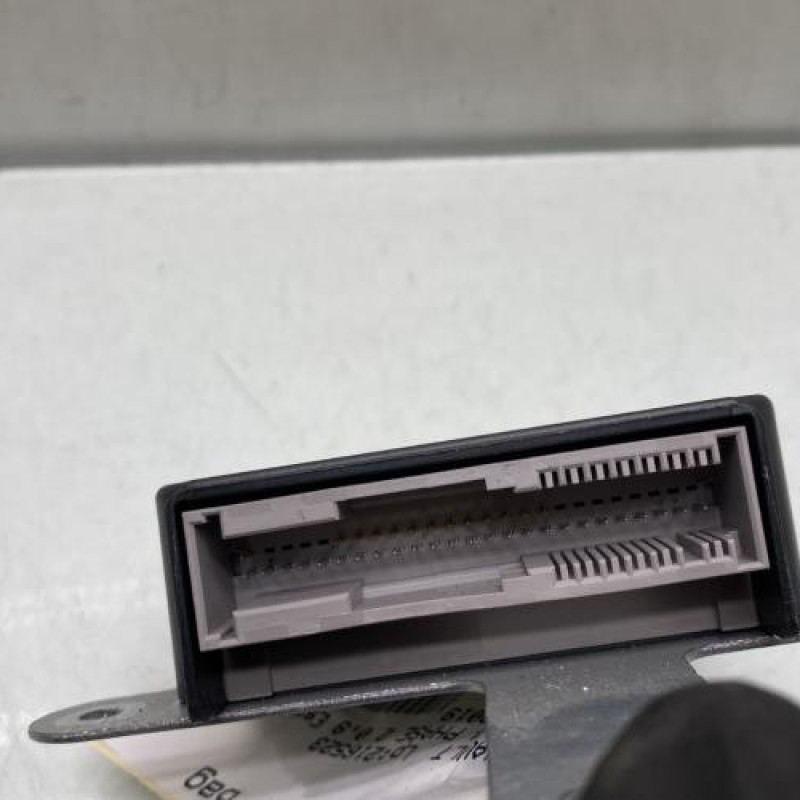 Boitier air bag RENAULT CLIO 4 Photo n°3