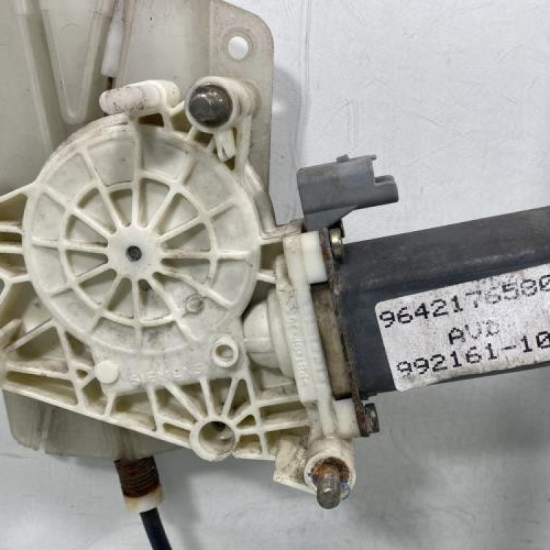 Leve vitre electrique avant droit PEUGEOT 406 Photo n°8