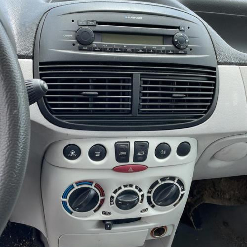 Capot FIAT PUNTO 2 Photo n°15