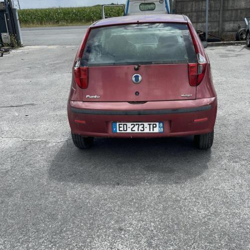 Capot FIAT PUNTO 2 Photo n°18