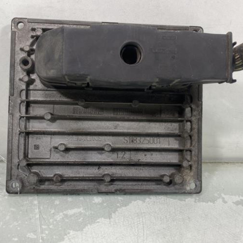 Calculateur moteur FORD FIESTA 5 Photo n°4