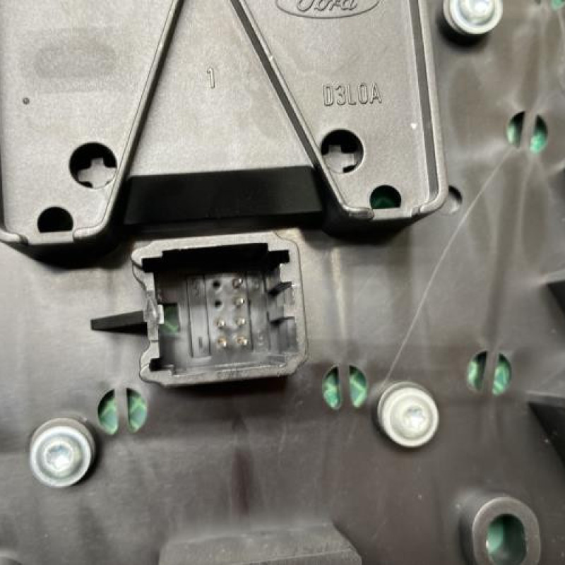 Bouton de warning FORD FIESTA 6 Photo n°4