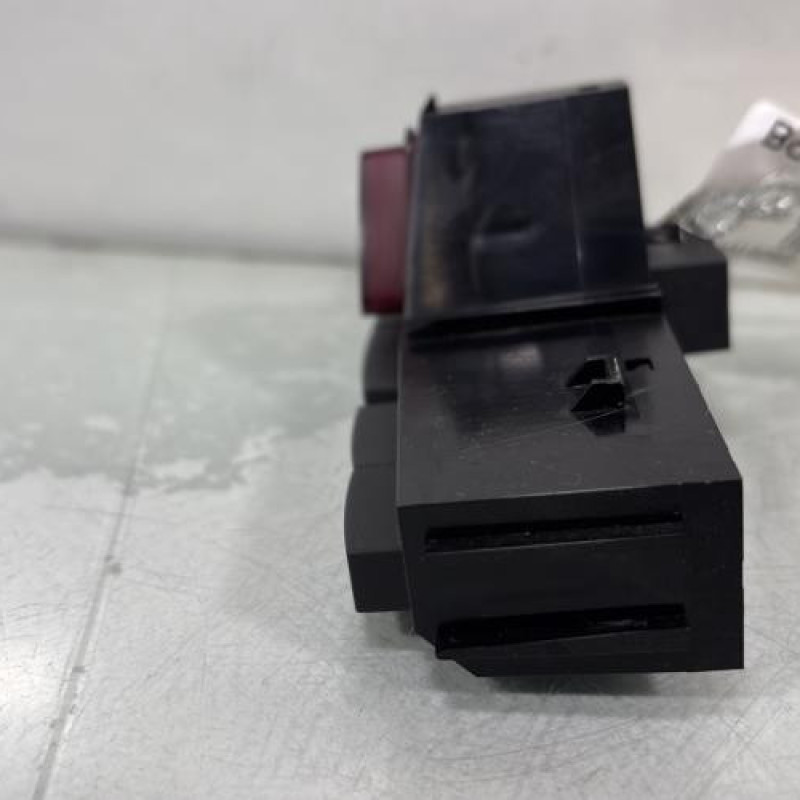 Bouton de warning OPEL CORSA D Photo n°4