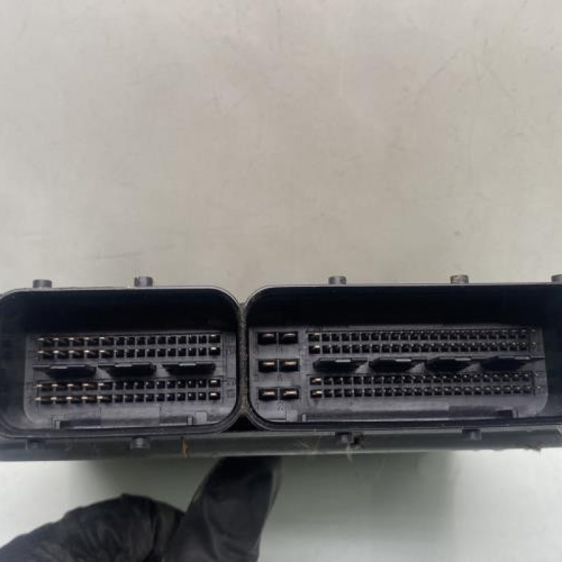 Calculateur moteur VOLKSWAGEN GOLF 6 Photo n°2