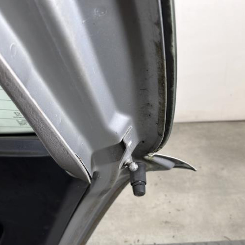 Malle/Hayon arriere PEUGEOT 207 Photo n°9