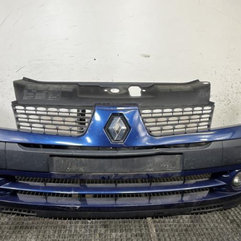 Pare choc avant RENAULT CLIO 2 Photo n°1