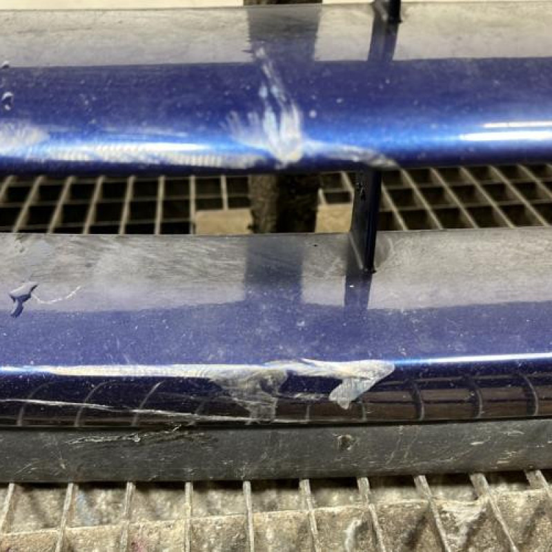 Pare choc avant RENAULT CLIO 2 Photo n°2