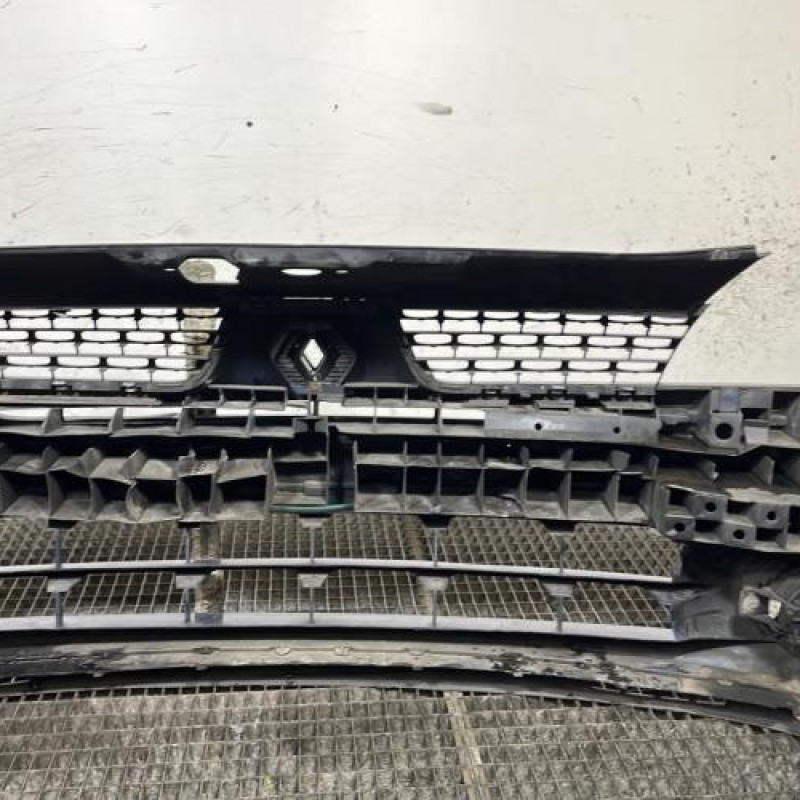 Pare choc avant RENAULT CLIO 2 Photo n°6