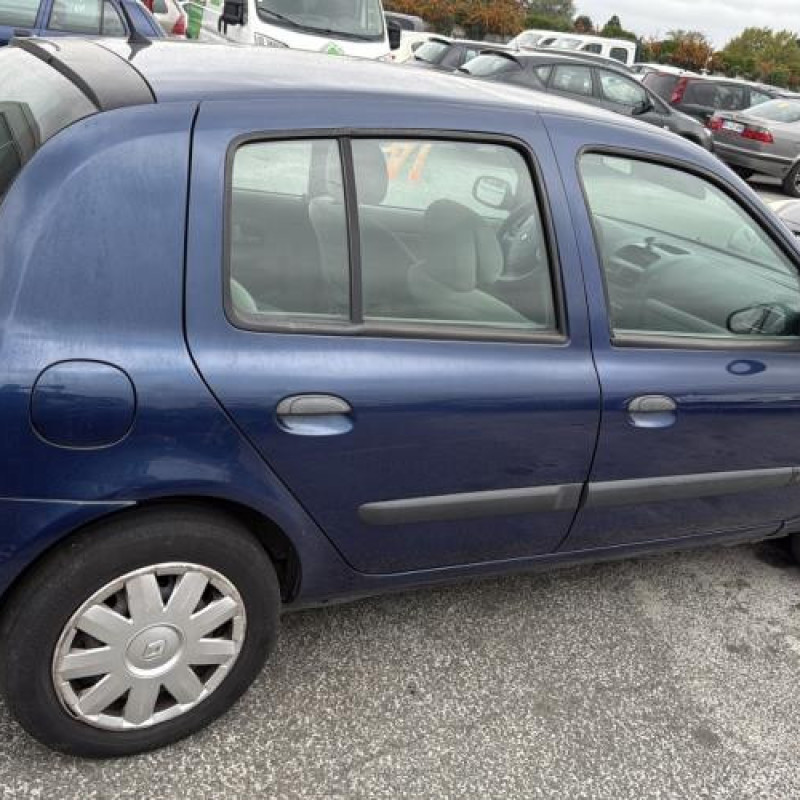 Pare choc avant RENAULT CLIO 2 Photo n°13