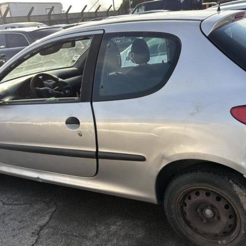Bras essuie glace arriere PEUGEOT 206 Photo n°9
