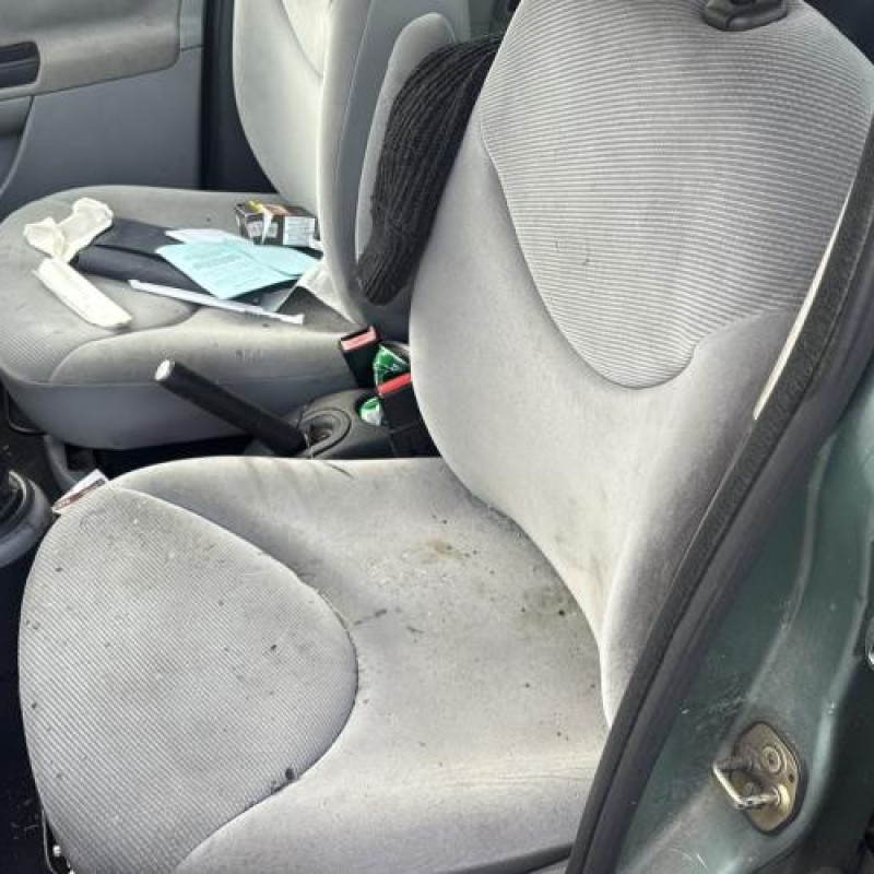 Pare choc arriere CITROEN C3 1 Photo n°16