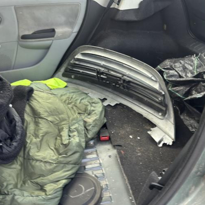 Pare choc arriere CITROEN C3 1 Photo n°17