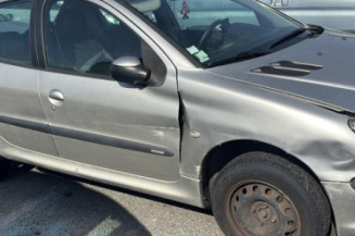 Bras essuie glace arriere PEUGEOT 206