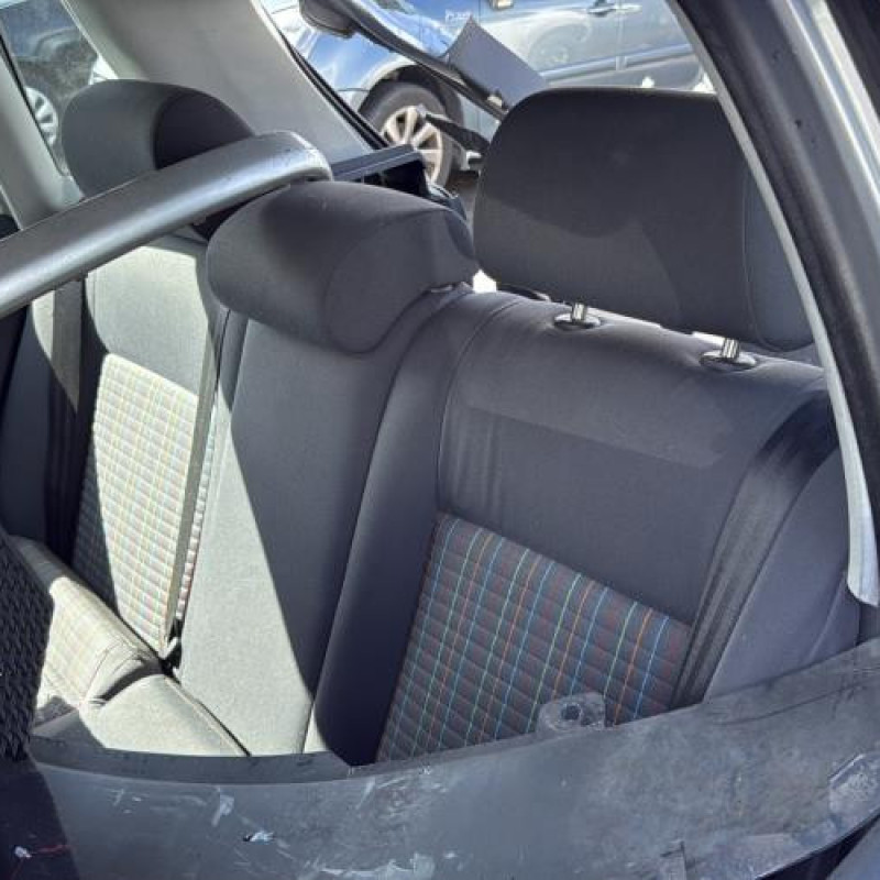 Calandre VOLKSWAGEN POLO 4 Photo n°14