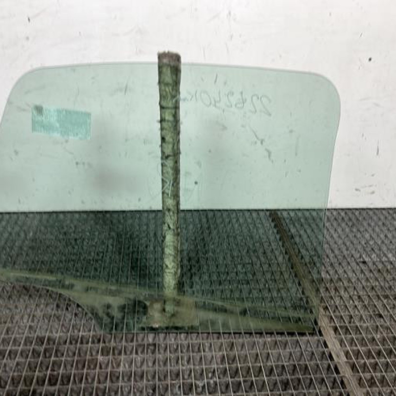 Vitre arriere gauche CITROEN C3 1 Photo n°4