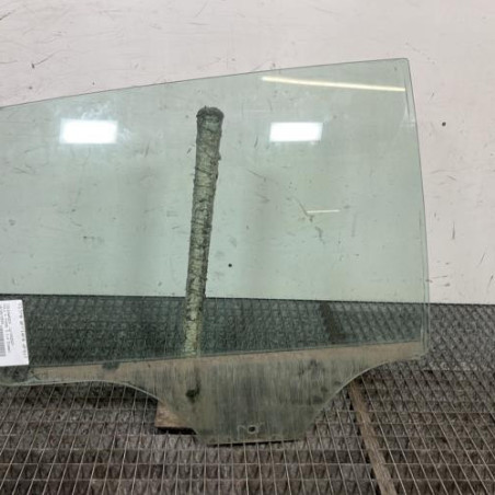 Vitre arriere droit VOLKSWAGEN POLO 4 Photo n°1